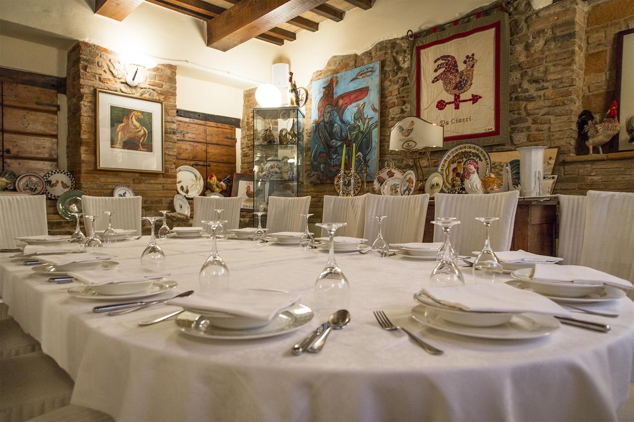 Locanda Da Ciacci Petriano ภายนอก รูปภาพ