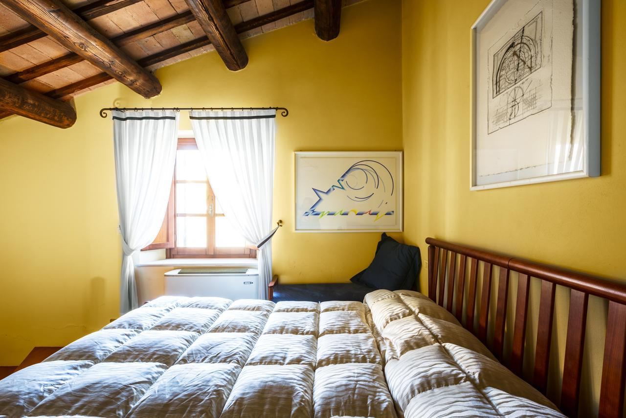 Locanda Da Ciacci Petriano ภายนอก รูปภาพ